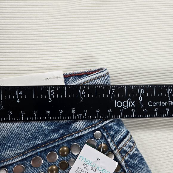 NWT Maurices Edgely High Rise Studded 90's Taper Distressed Jeans Size 16 Short - Picture 4 of 8